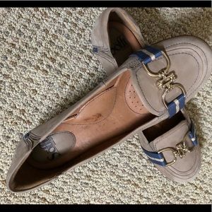 Women’s  “Sofft” beige shoes